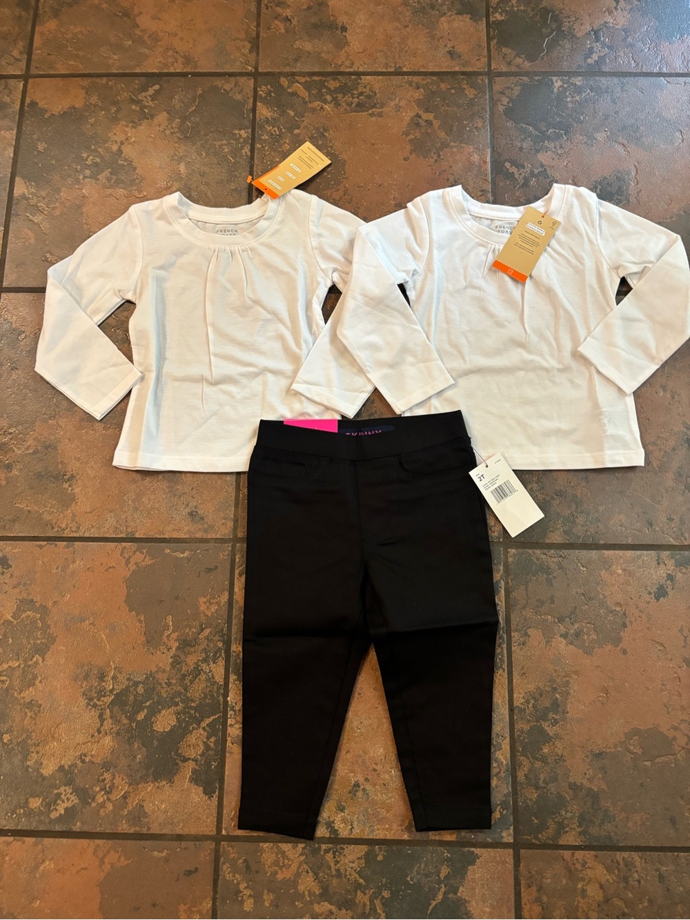 🧺Kids White Long-Sleeve Tee (Set of 2) with Black pants